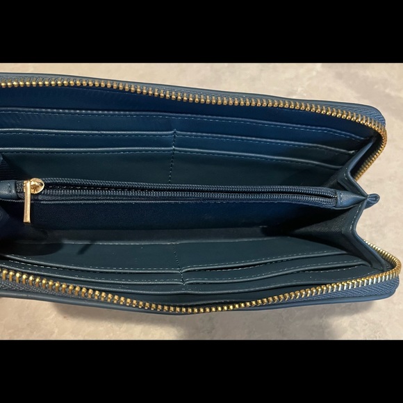 A New Day Blue leaf wallet - Picture 3 of 3